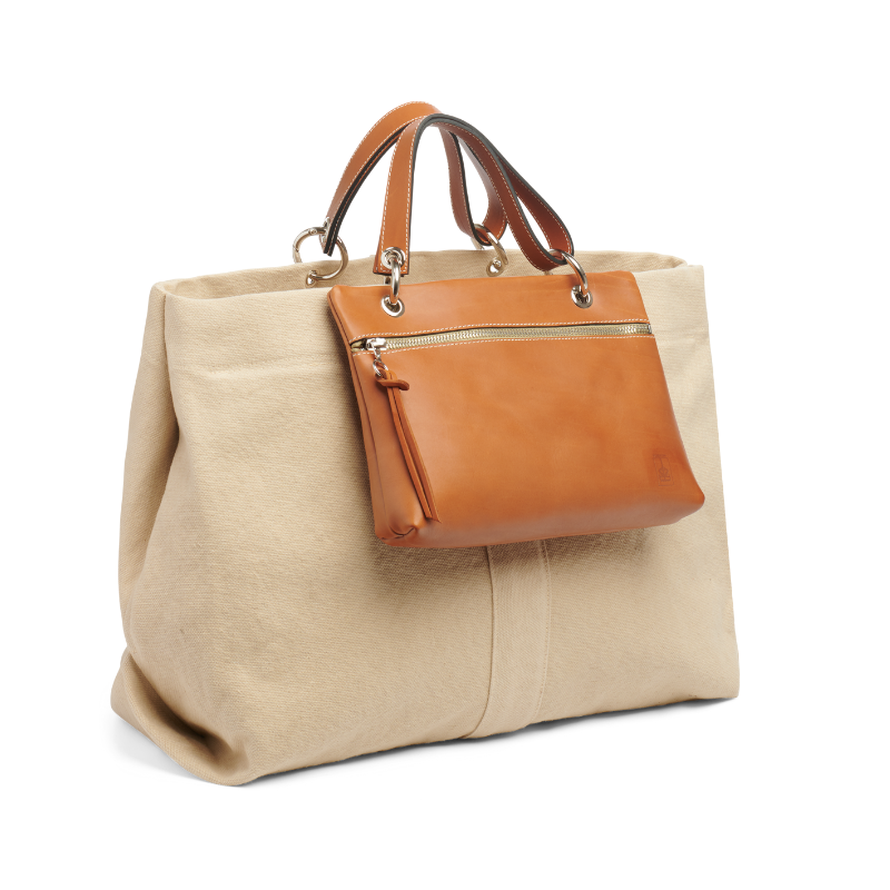 grand sac modulable en coton grege, pour le week-end, avec des anses en cuir naturel et sa pochette equipier en cuir naturel aussi